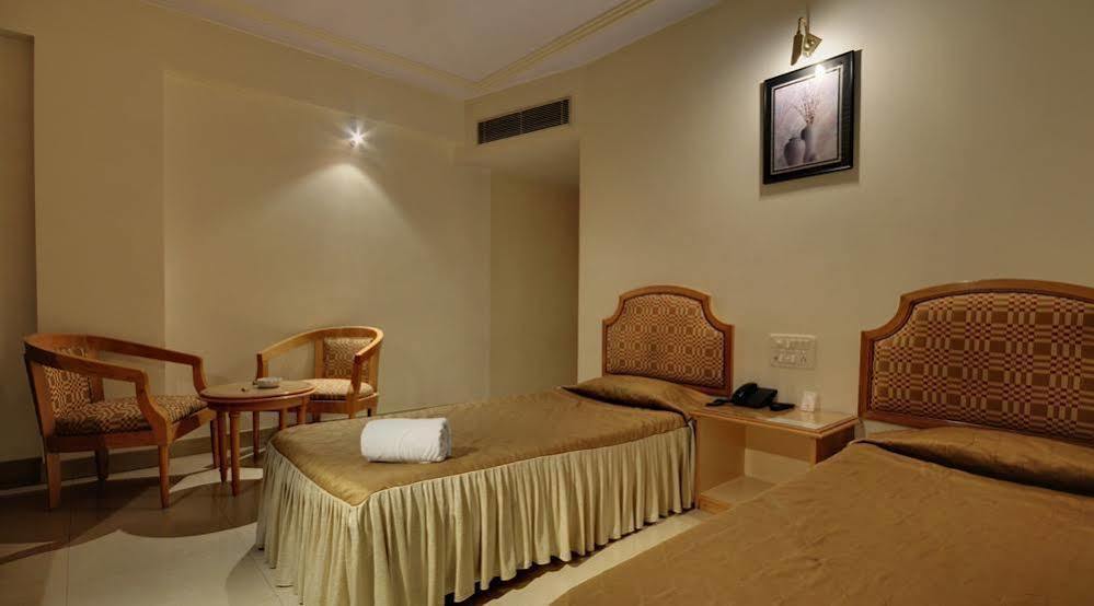 Oyo 15359 Hotel Kachandeep 斋浦尔 客房 照片