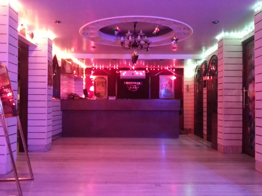 Oyo 15359 Hotel Kachandeep 斋浦尔 外观 照片